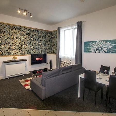 Ideal For Groups - 2 Bedroom Apartment - Free Parking, Transit Links, Close To Stadiums Μάντσεστερ Εξωτερικό φωτογραφία